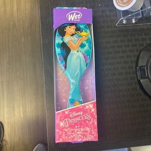 Disney princess jasmine wet brush